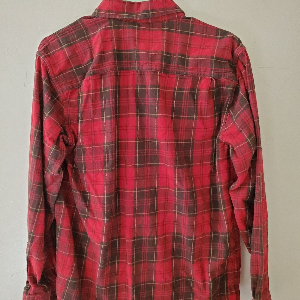 Red casual shirt - Picture 2 of 3